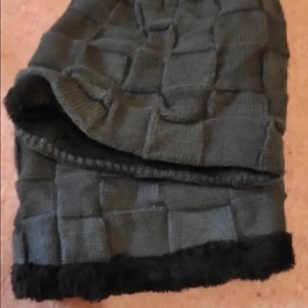 Brand New Winter Men Knit Beanie Hat with Neck Warmer Scarf  Set 2-Piece